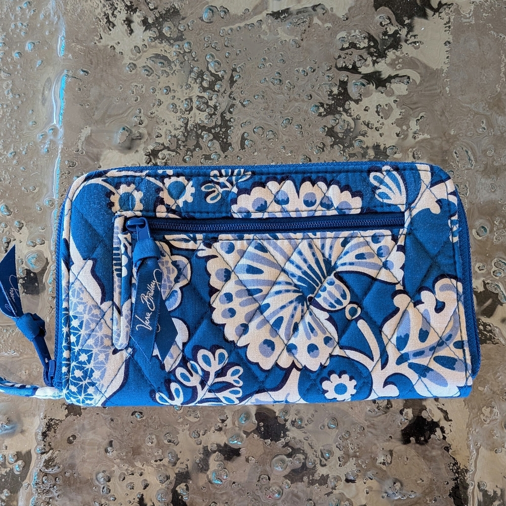 Vera Bradley Blue Lagoon Quilted Cotton Zip Around Wallet Wristlet